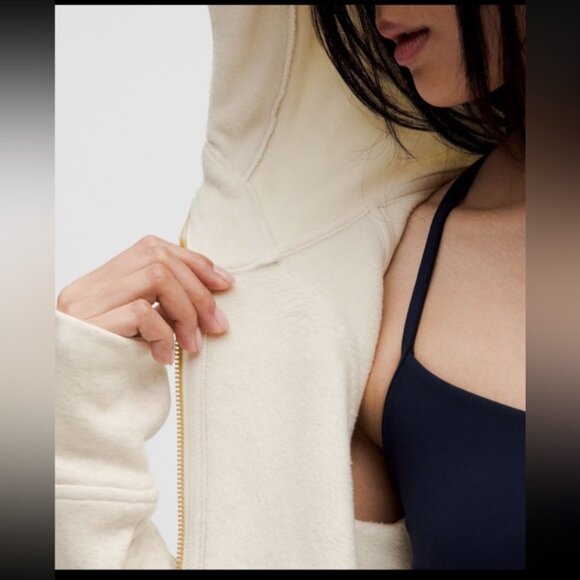Lululemon Scuba full zip hoodie plush. Heathered Bone with gold zipper. Size 6 - Picture 11 of 16